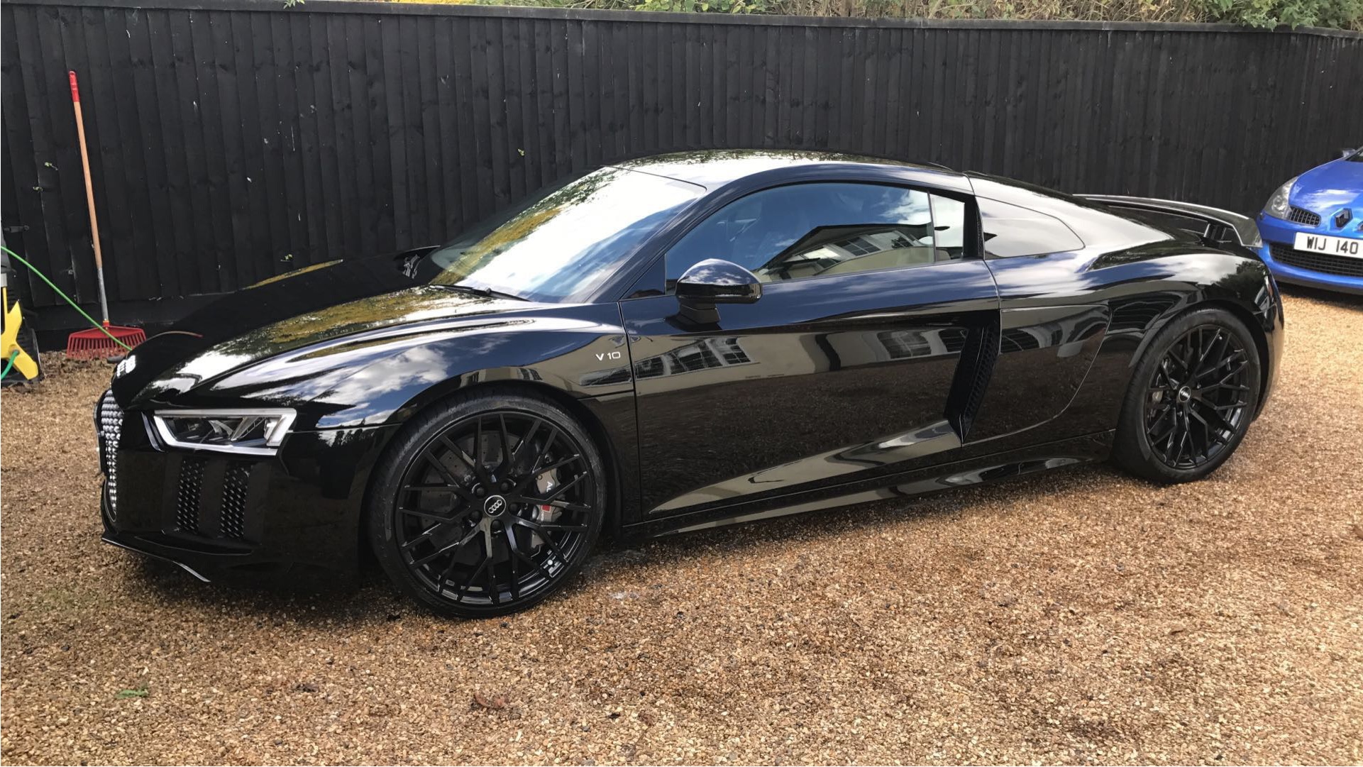 Perfectly polished car showing mirror-like finish